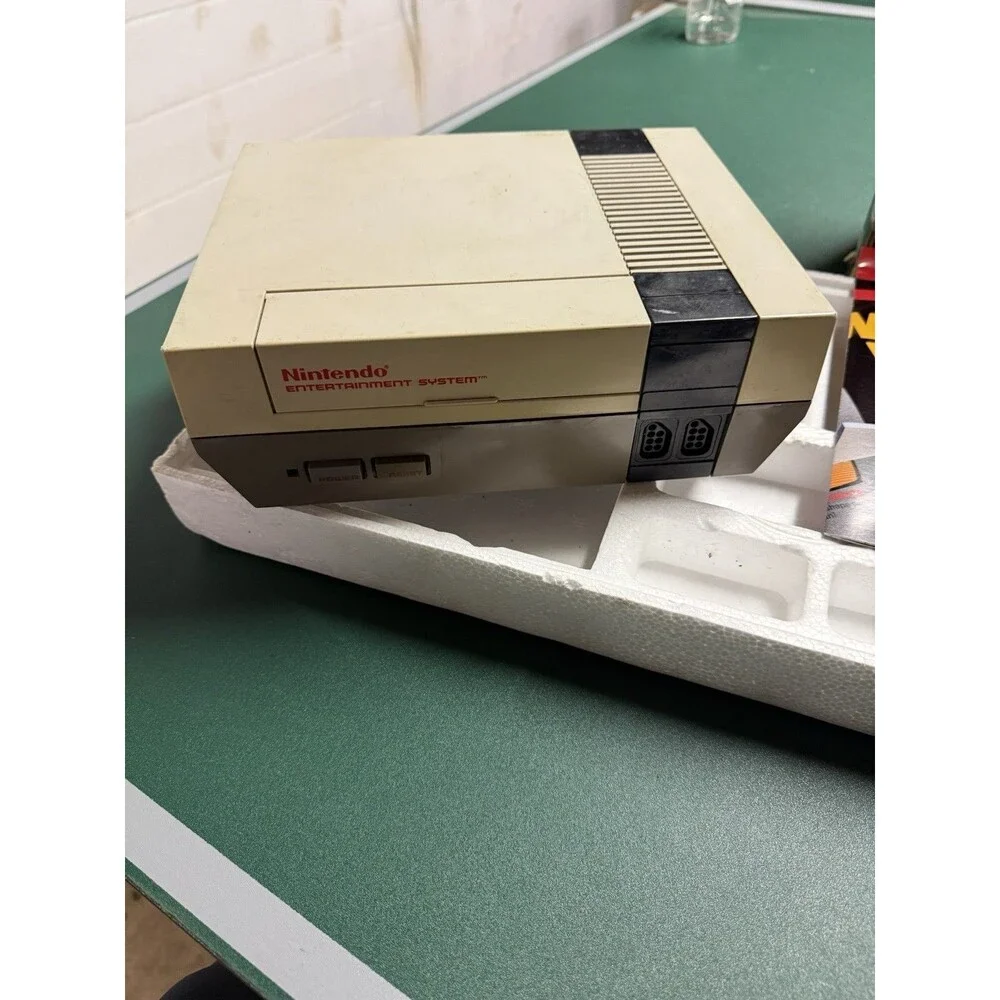 NINTENDO NES ACTION SET ZAPPER NO POWER CORD PARTS ONLY ORG MANUAL